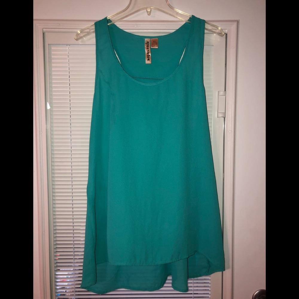 NWT Eyeshadow Top